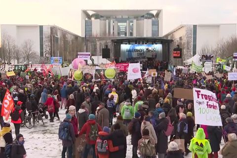 Video: Tausende demonstrieren für sozial-ökologische Agrarpolitik