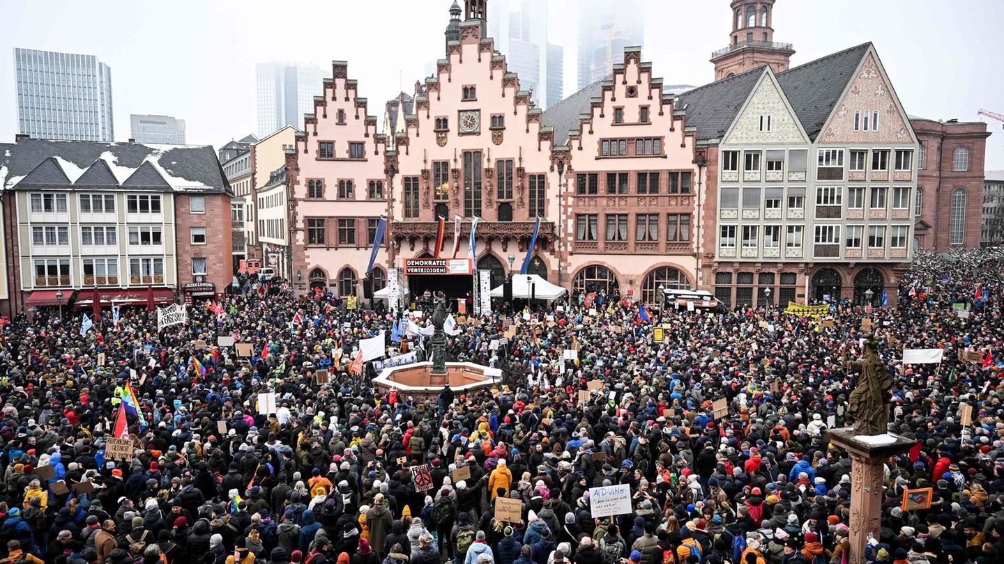 Demonstrations: More than 280,000 people against the right on the streets
