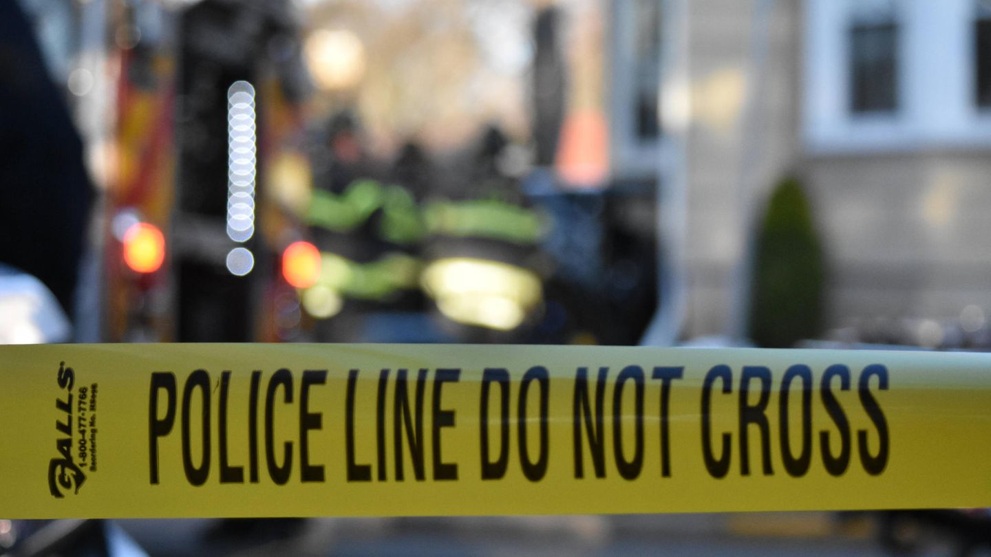 Ein Polizeiabsperrband als Symbolfoto für eine tödliche Auseinandersetzung übers Schnarchen in den USA