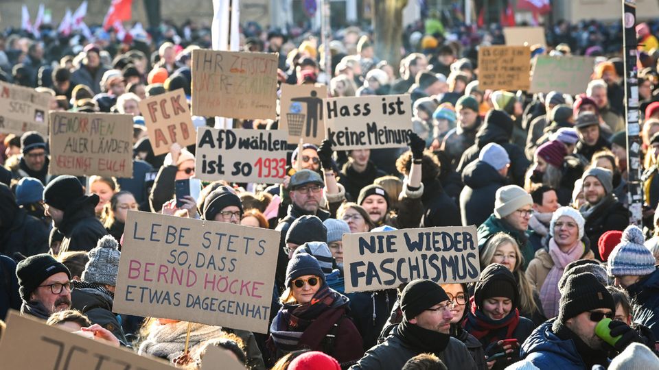 Halle an der Saale meldete 16.000 Menschen auf der Straße