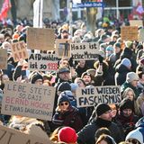 Halle an der Saale meldete 16.000 Menschen auf der Straße