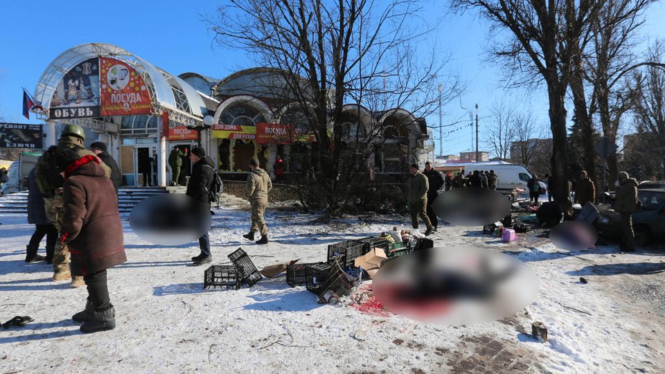 Lage nach dem Angriff auf einen Markt in Donezk im Osten der Ukraine