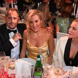 Moritz Bleibtreu, seine Frau Saskia de Tschaschell und Kollegin Jeanne Goursaud