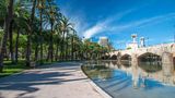Kultur, Kulinarik und traumhafte Sandstrände – das sind die drei Top-Gründe der New York Times für einen Trip in die spanische Küstenstadt Valencia. Die Europäische Kommission hat Valencia zur "Grünen Hauptstadt 2024" ernannt. Das bedeutet, die Stadt ist außerdem sehr bemüht, sich für die Umwelt einzusetzen. 