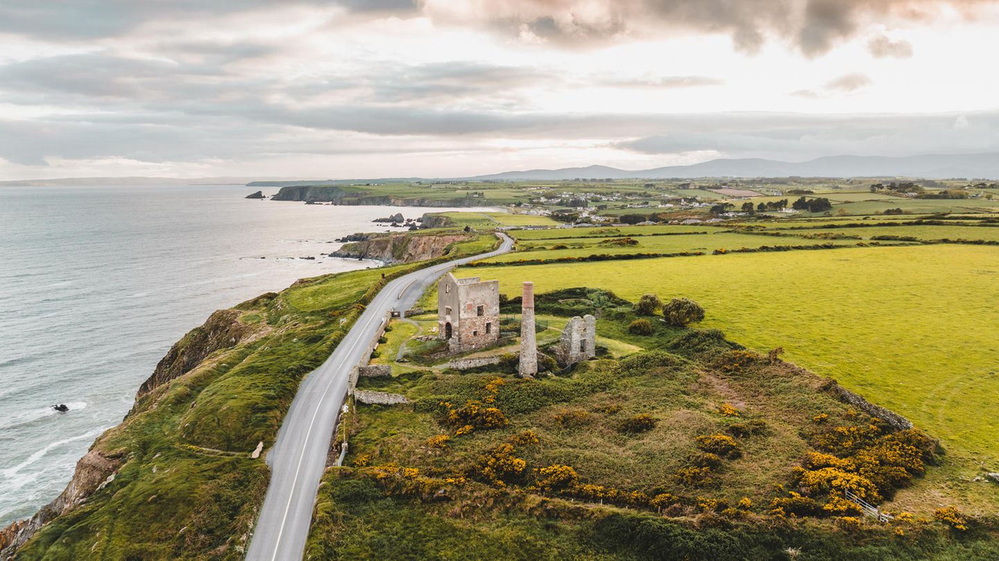 Digitalisierung und Geschichte im Zusammenspiel können Reisende im irländischen Waterford erleben. Im Stadtzentrum des beschaulichen Ortes können Besucher einen digitalen Rundgang durch die historischen Orte machen. Die Redaktion rät außerdem zum Besuch des "Irish Museum of Time", in dem sich alles um die Zeit dreht. 