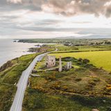 Digitalisierung und Geschichte im Zusammenspiel können Reisende im irländischen Waterford erleben. Im Stadtzentrum des beschaulichen Ortes können Besucher einen digitalen Rundgang durch die historischen Orte machen. Die Redaktion rät außerdem zum Besuch des "Irish Museum of Time", in dem sich alles um die Zeit dreht. 