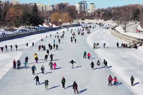 Kanada: Größte natürliche Eislaufbahn der Welt freigegeben: Hauptstadt auf Kufen erleben