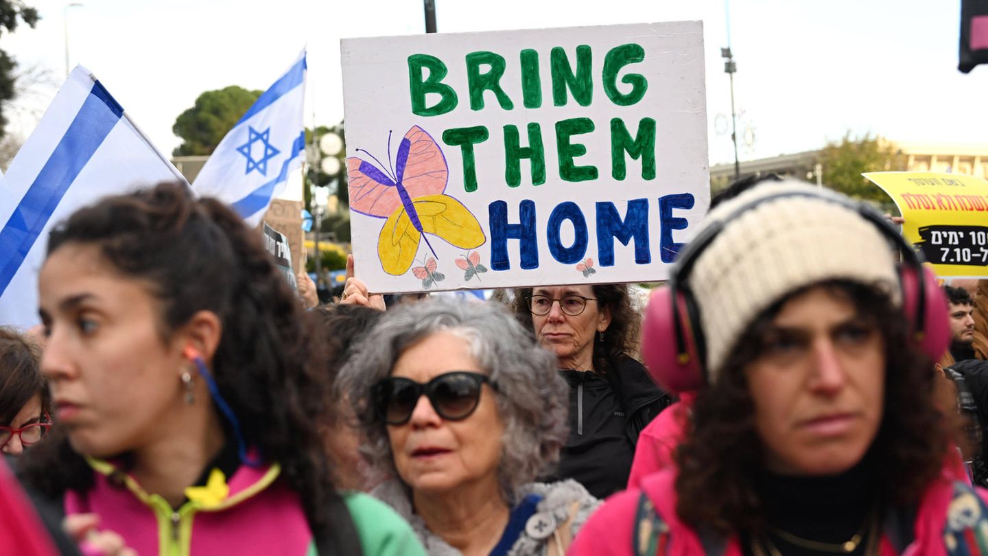 Israel: Members of hostages storm parliament session |  STERN.de