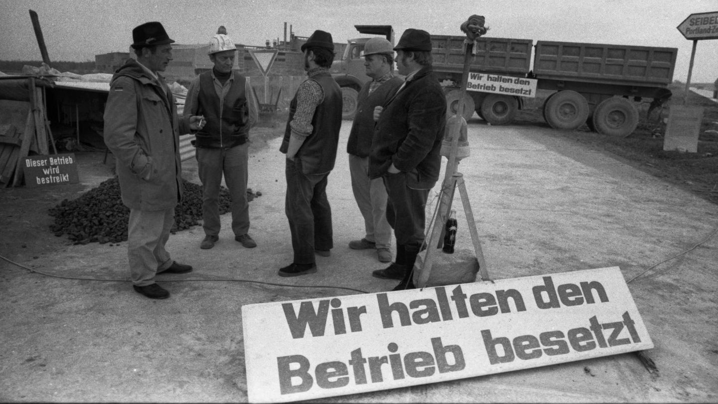 Nachdem die Firma Seibel und Söhne Mitarbeiter entlassen hatte, besetzten die Arbeiter die Zementfabrik