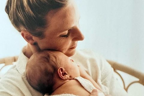 Svenja Huth mit dem gemeinsamen Sohn Emil, doch erst wenn sie Emil erfolgreich adoptiert hat zählt sie auch vor dem Gesetz als Mutter des Jungen