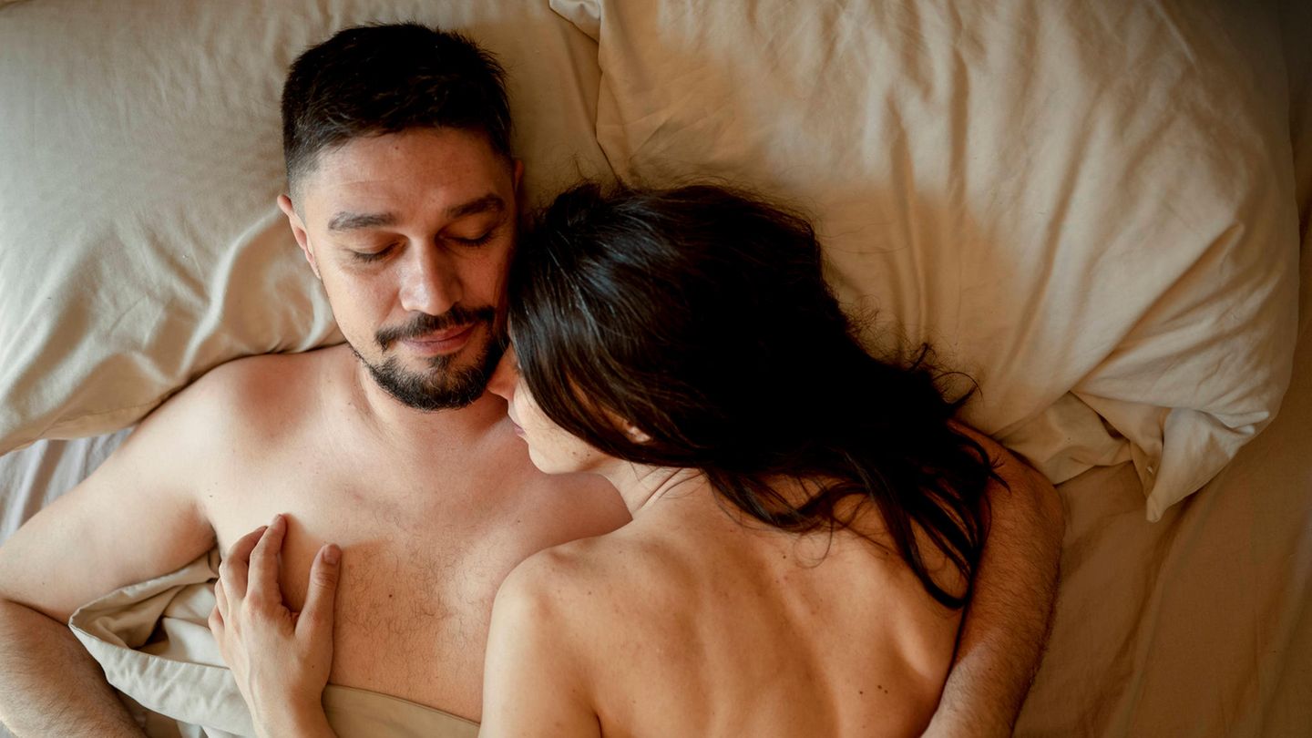 Sleeping naked is good for the body – even in winter