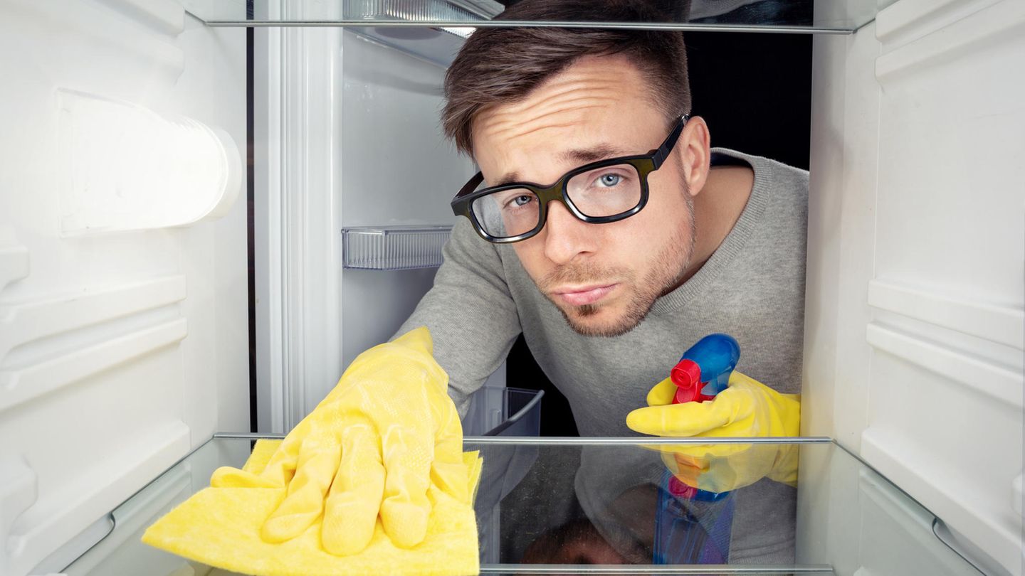 Kühlschrank reinigen: Darum ist das Gerät eine Keimschleuder