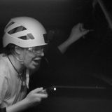 Obwohl sie am Vortag mit einer bravourösen Leistung zehn von elf Sternen erspielt hat, wurde Leyla Lahouar von den Zuschauern erneut in die Dschungelprüfung gewählt, die den Titel "ReparaTortur" trägt. Darin muss die 27-Jährige als Monteurin in den unterirdischen Wartungsschacht einer kaputten Klimaanlage herabsteigen und diese durch das Entfernen der Sterne wieder zum Laufen bringen.