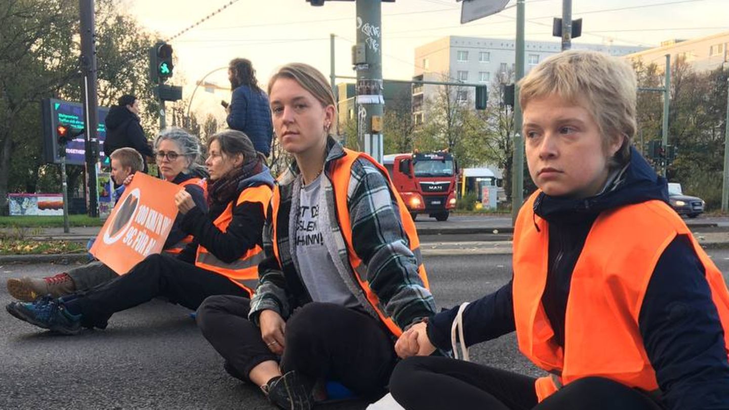 Lina Johnes ist Sprecherin bei der Letzten Generation und seit März 2022 Klimaaktivistin