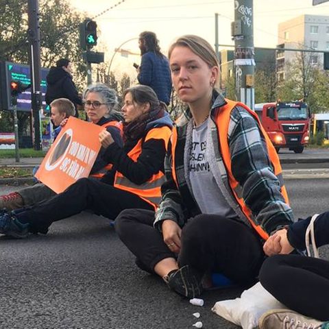 Lina Johnes ist Sprecherin bei der Letzten Generation und seit März 2022 Klimaaktivistin