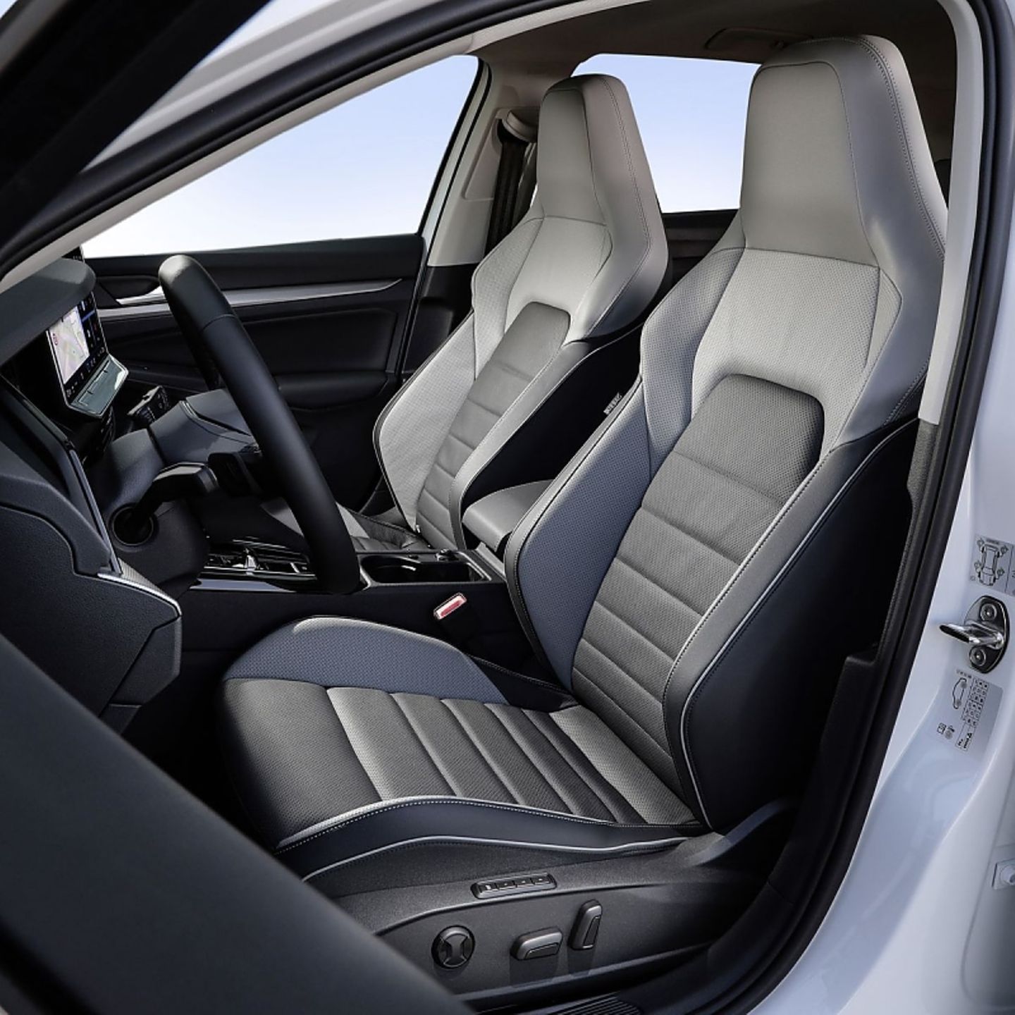 VW Golf 8 eHybrid (MJ 2024)