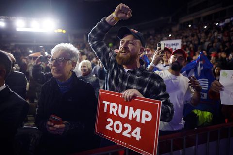 Ein Trump-Fan bei einer Wahlveranstaltung in New Hampshire