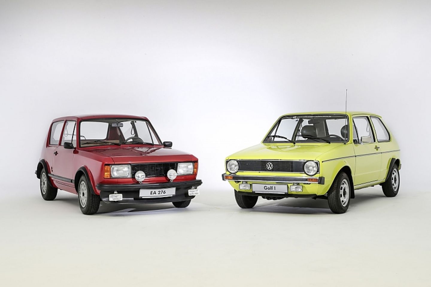 VW Golf I und die Studie EA 276, ein in Wolfsburg entstandener Vorläufer 
des Golf aus dem Jahr 1969