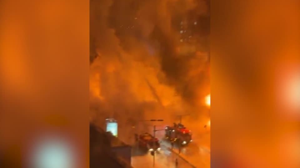 Video: Flüssiggas-Lkw explodiert: Tote bei Inferno in der Mongolei