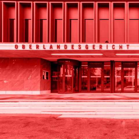 Das OLG ist eines von drei für die mutmaßliche Terrorgruppe um Heinrich XIII. Prinz Reuß zuständigen Gerichten