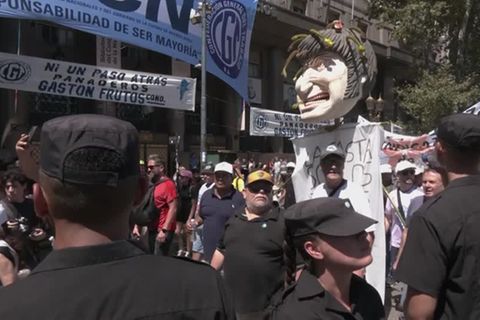 Video: Gegenwind für Argentiniens Präsident Milei - Gewerkschaften organisieren Streiks