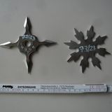 Man setzte offenbar auch auf Alternativen zu Feuerkraft, etwa mit diesen Wurfsternen