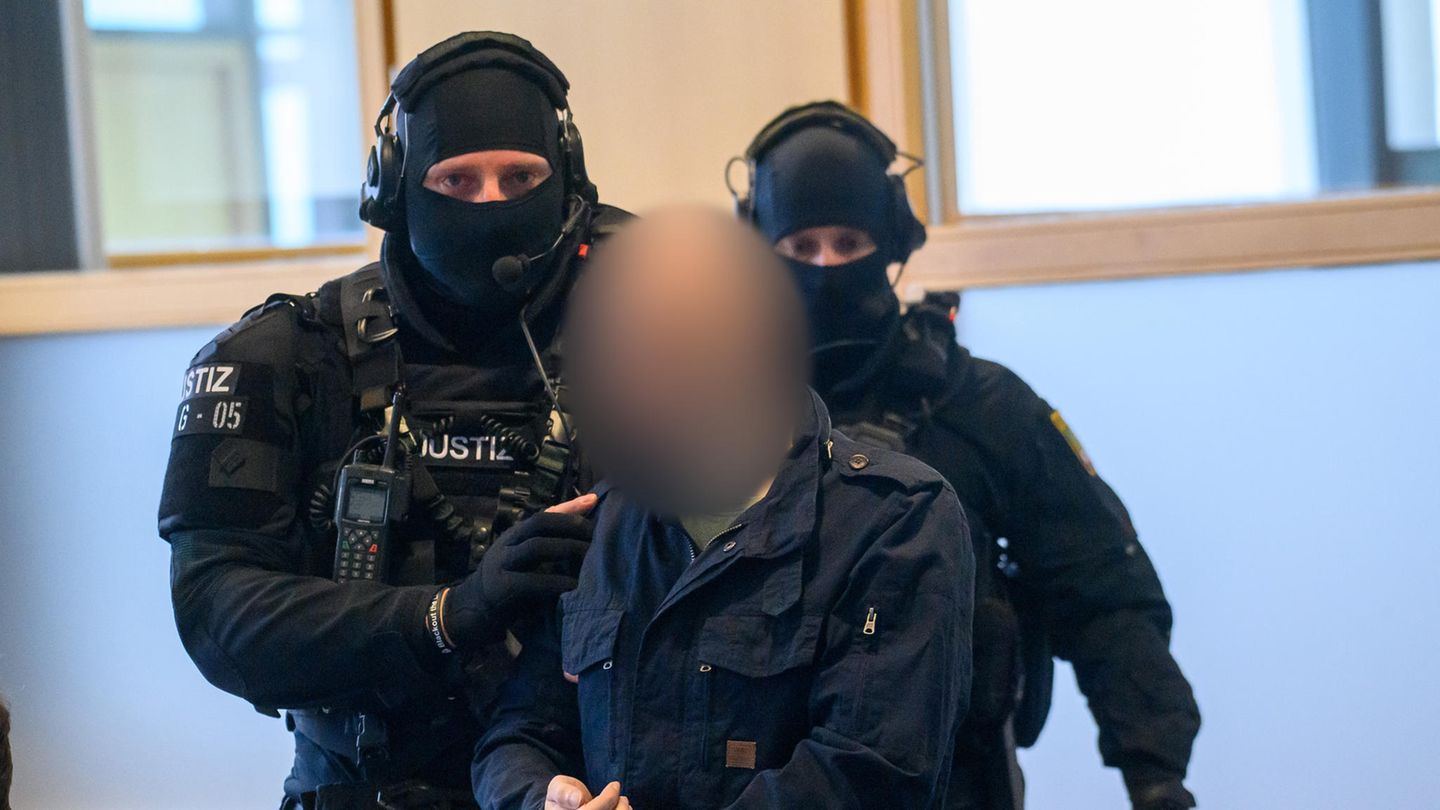Prozessauftakt in Magdeburg: Halle-Attentäter gesteht Geiselnahme – über einen sonderbaren Auftritt vor Gericht
