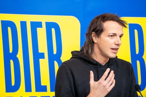 Will mit der Bierpartei in den Nationalrat in Österreich ziehen: Dominik Wlazny