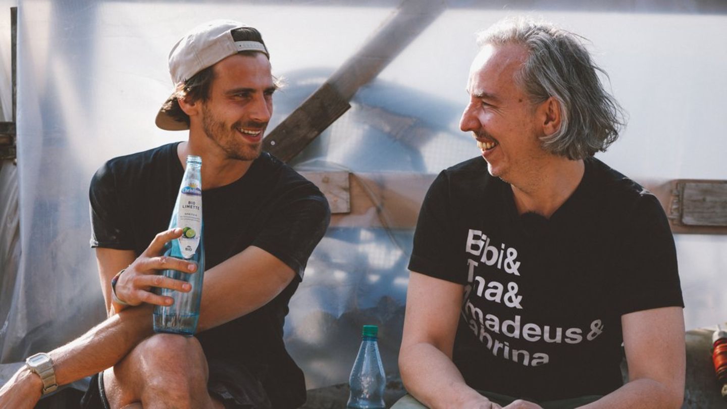 Fynn Kliemann and Olli Schulz sell their houseboat to Rick Zabel