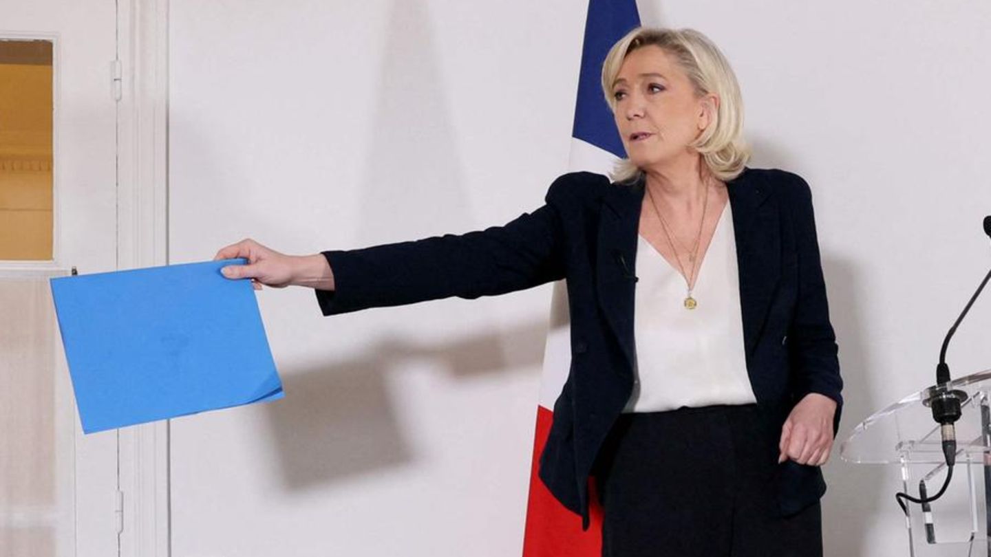 Le Pen: Deportation plans go too far for France’s top right