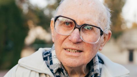 Shaul Ladany von vorne Porträt