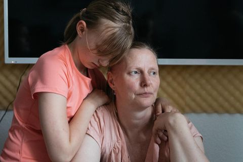 Anna Lena Böckler mit ihrer Tochter. Die Mutter verzichtet auf Bürgergeld