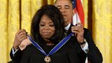 Ihr Lebensweg ist mit dem von US-Präsident Barack Obama eng verbunden, die beiden kennen sich schon aus Chicagoer Zeiten. 2008 unterstützte sie seine Präsidentschaftskandidatur und trat mit dem Politiker gemeinsam bei Wahlkampfveranstaltungen auf. Der revanchierte sich und verlieh der Moderatorin 2013 die Presidential Medal of Freedom.