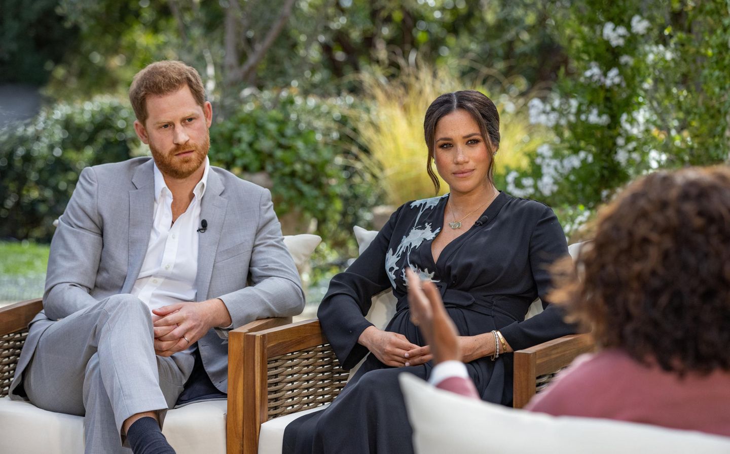 Noch 2011 startete die Moderatorin ihren eigenen Pay-TV-Sender OWN, was für Oprah Winfrey Network steht. Dort ist seit 2012 auch ihre eigene Show "Oprah’s Next Chapter" zu sehen. Ihr Interview mit Harry und Meghan vom 7. März 2021 sorgte weltweit für Schlagzeilen.
