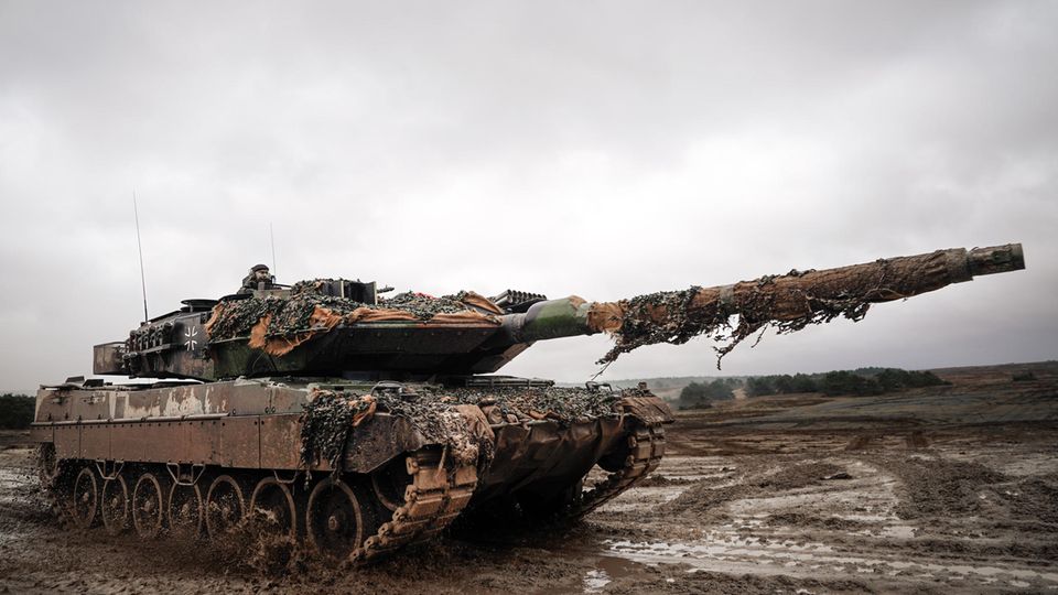 Der Penetrator der 120-mm-Gkattrohrkanone des Leopard besteht aus einer speziellen Wolfram-Legierung. 