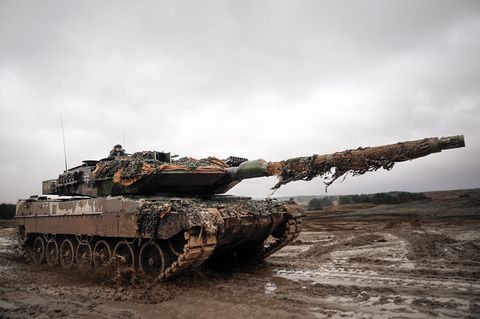 Der Penetrator der 120-mm-Gkattrohrkanone des Leopard besteht aus einer speziellen Wolfram-Legierung. 