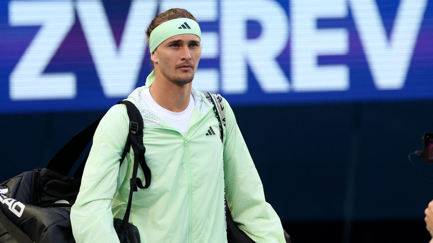 Alexander Zverev loses to arch rivals and misses final