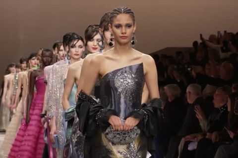 Video: Glanz und Pastell bei Armani Privé