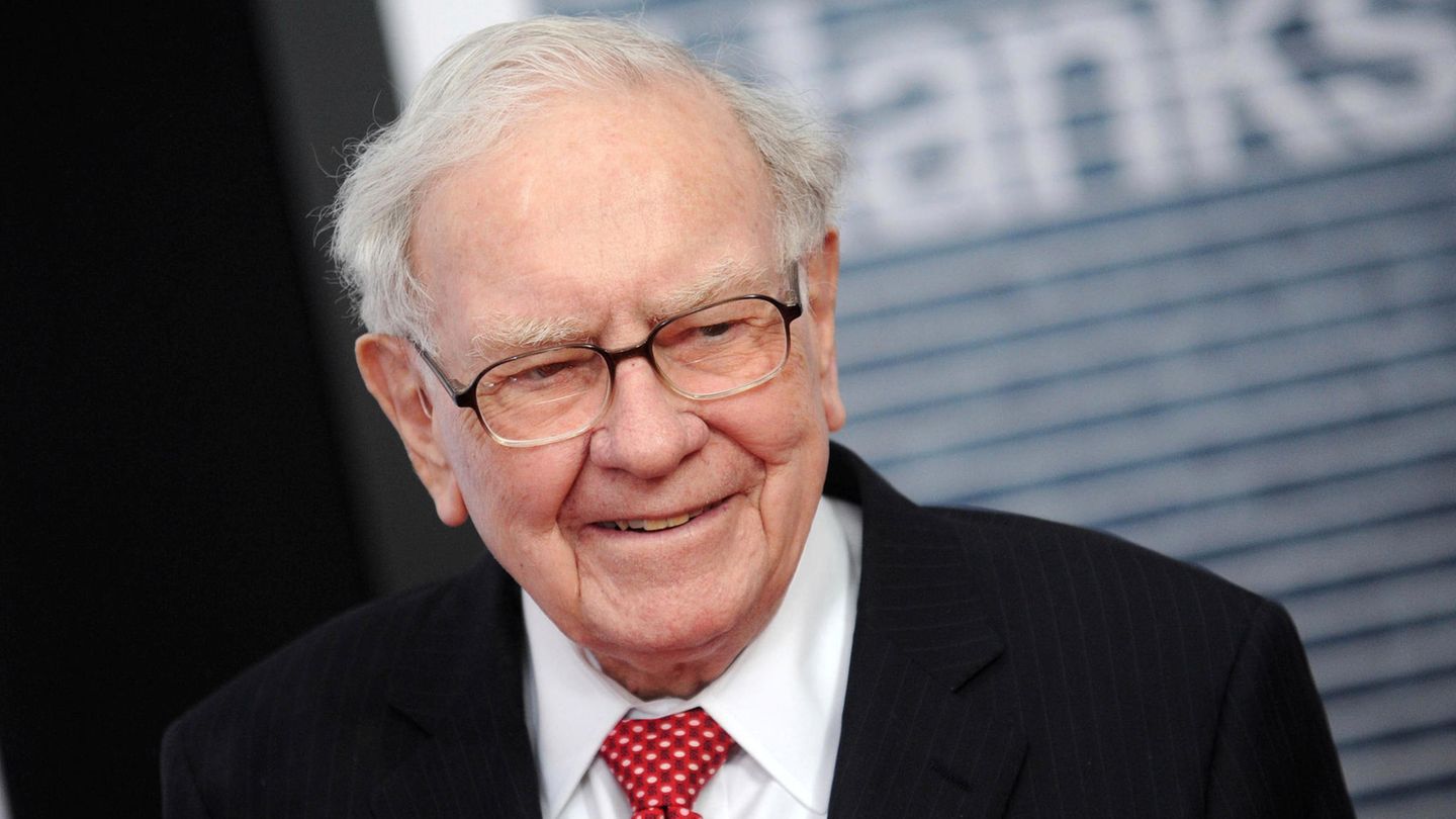 Oil company: Warren Buffett’s daring bet on a cash machine
