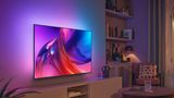 65 Zoll: 850 Euro Ersparnis  Dabei kann der Philipps PUS8808 fast mithalten. Trotz LCD-Panels hat er ein fast genauso gutes Bild, nur bei sehr heller Umgebung und schlechtem Blickwinkel schneidet er etwas dürftiger ab. Auch der Klang ist nur minimal schwächer. Und: Ambilight hat auch das günstigere Modell. Kein Wunder, dass er mit der Gesamtwertung "gut" (2,4) kaum hinter dem teuren Gerät ins Ziel kommt. Preislich hat die Sparvariante aber mächtig die Nase vorn: Mit knapp 1000 Euro kostet der PUS8808 satte 850 Euro weniger als das Spitzenmodell.