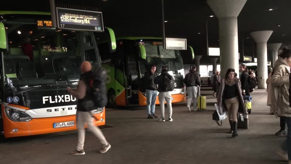 Video: Bahnstreik verdoppelt Buchungen bei Flixbus und Autovermietern Video: Bahnstreik verdoppelt Buchungen bei Flixbus und Autovermietern