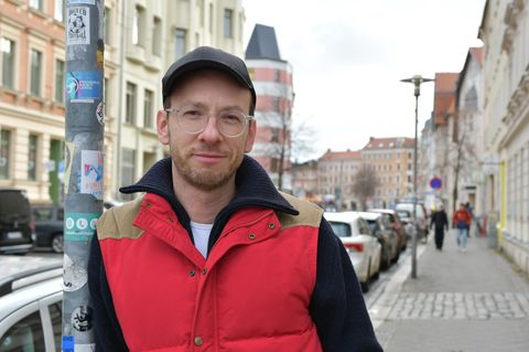 Einer von vielen: Felix Ette, 39, aus Leipzig geht gegen die AfD mit seiner Familie auf die Straße