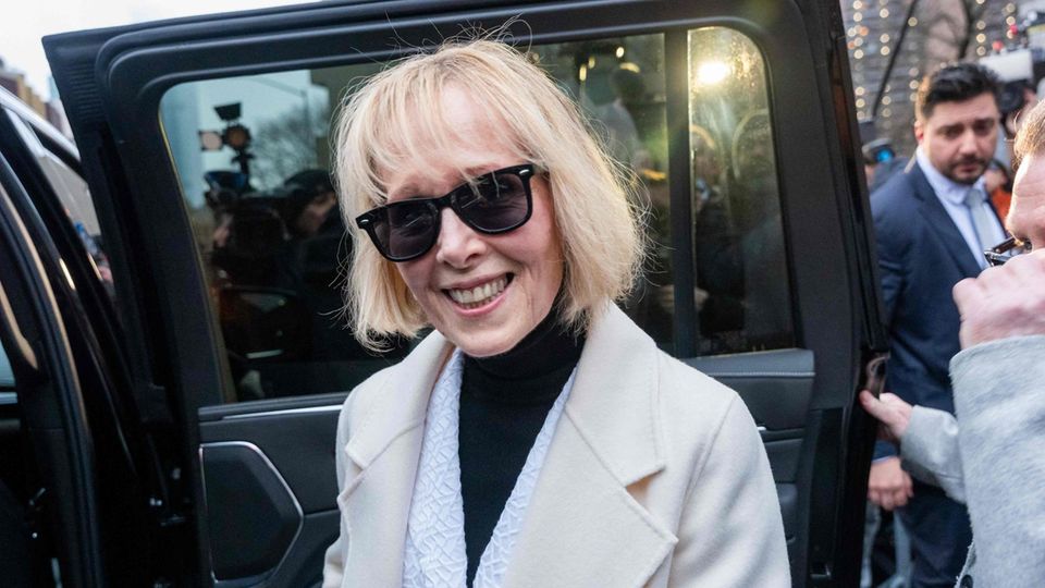 Libel trial in New York: Relieved and satisfied: Author E. Jean Carroll leaving the courthouse in New York Relieved and satisfied: Author E. Jean Carroll leaving the courthouse in New York