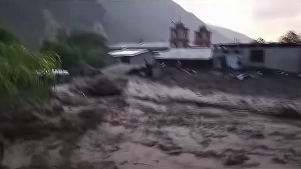 Video: Peru: Heftiger Regen und Schlammlawinen fordern mindestens zwei Menschenleben Video: Peru: Heftiger Regen und Schlammlawinen fordern mindestens zwei Menschenleben