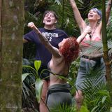 Tim ist überzeugt, damit einen TikTok-Hit landen zu können. Die erste Aufführung im Camp wird allerdings kein durchschlagender Erfolg: Lediglich von Heinz gibt es Standing Ovations. 