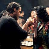 Christan Bale mit einer asiatischen Schauspielerin