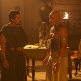 Christian Bale in einer Filmkulisse, die das alte Ägypten darstellt