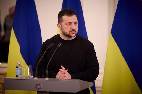 Für den Präsidenten der Ukraine, Wolodymyr Selensky, sind solche Skandale ein großes Problem, denn sie untergraben mitten im Krieg gegen Russland die Zustimmung der Bevölkerung zu politischen Führung des Landes.