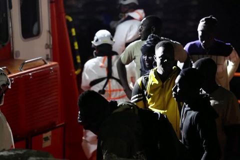 Video: Mehr als 300 Migranten aus dem Meer vor den Kanarischen Inseln geborgen