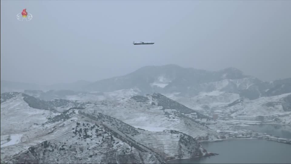 Video: Nordkorea testet U-Boot-gestützte Marschflugkörper Video: Nordkorea testet U-Boot-gestützte Marschflugkörper